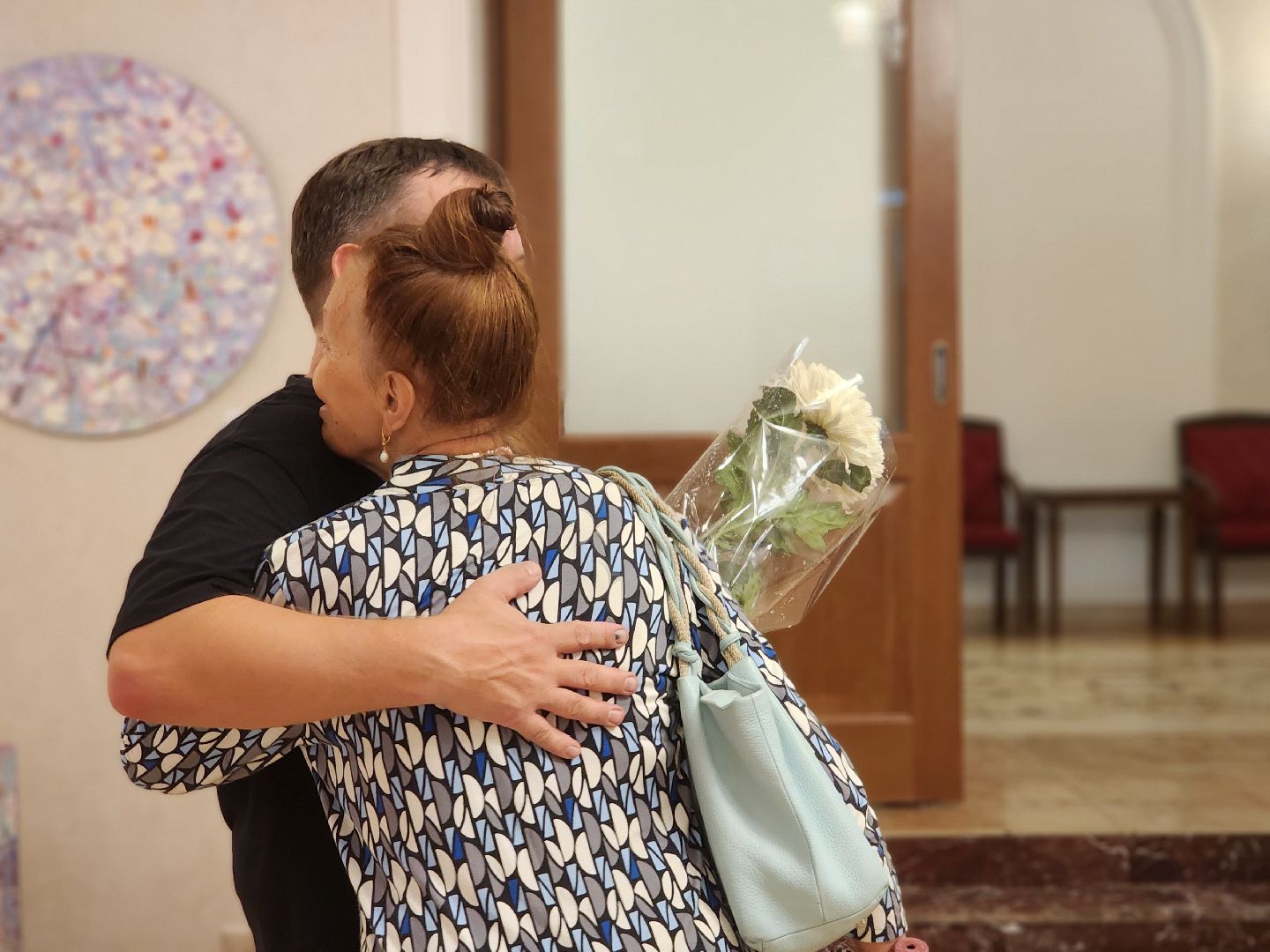 дубна, дк мир, выставка живописи, влад кравчук,