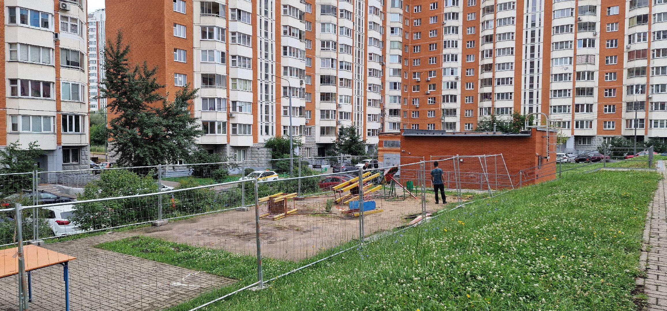 благоустройство, микрорайон кучино, балашиха, новая детская площадка на речной улице,