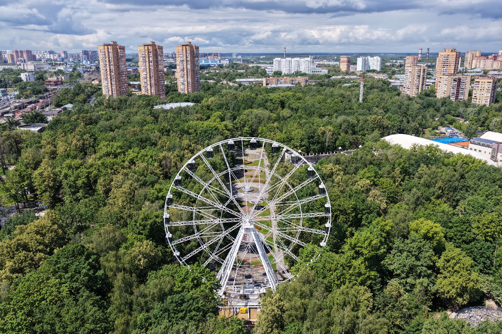 видео с коптера, парк имени льва толстого, парк химки, благоустройство парка химки,