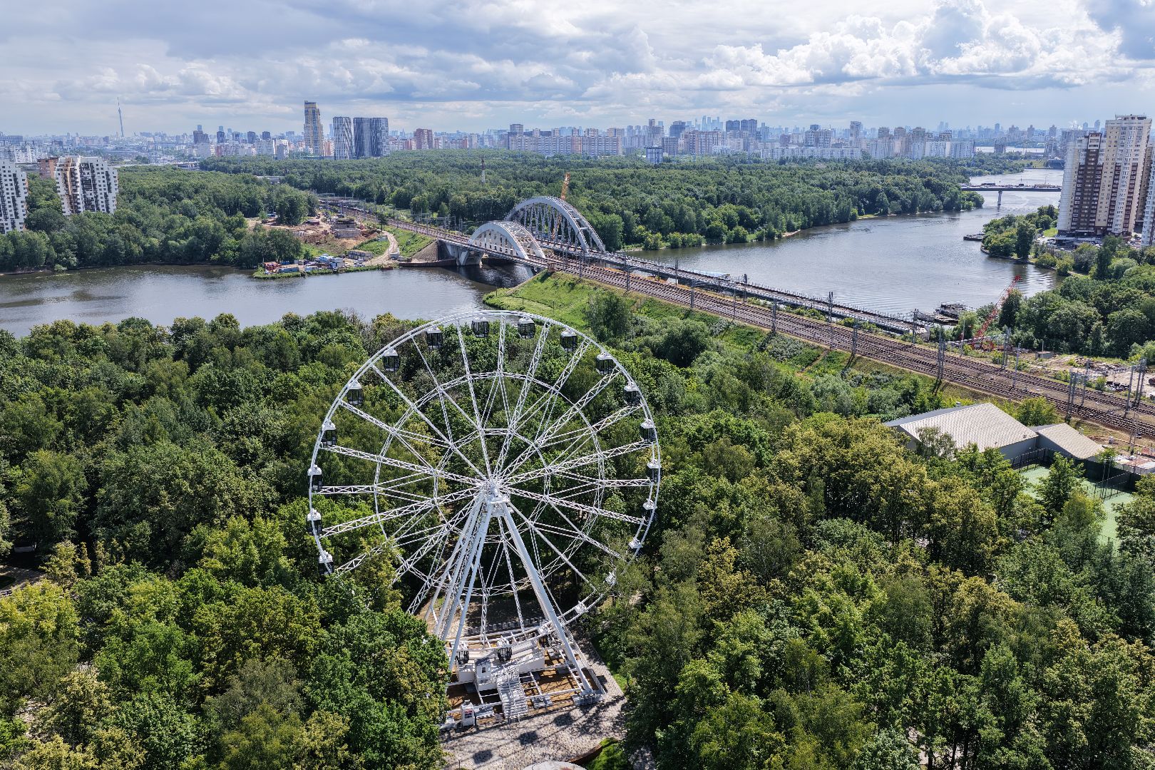 видео с коптера, парк имени льва толстого, парк химки, благоустройство парка химки,