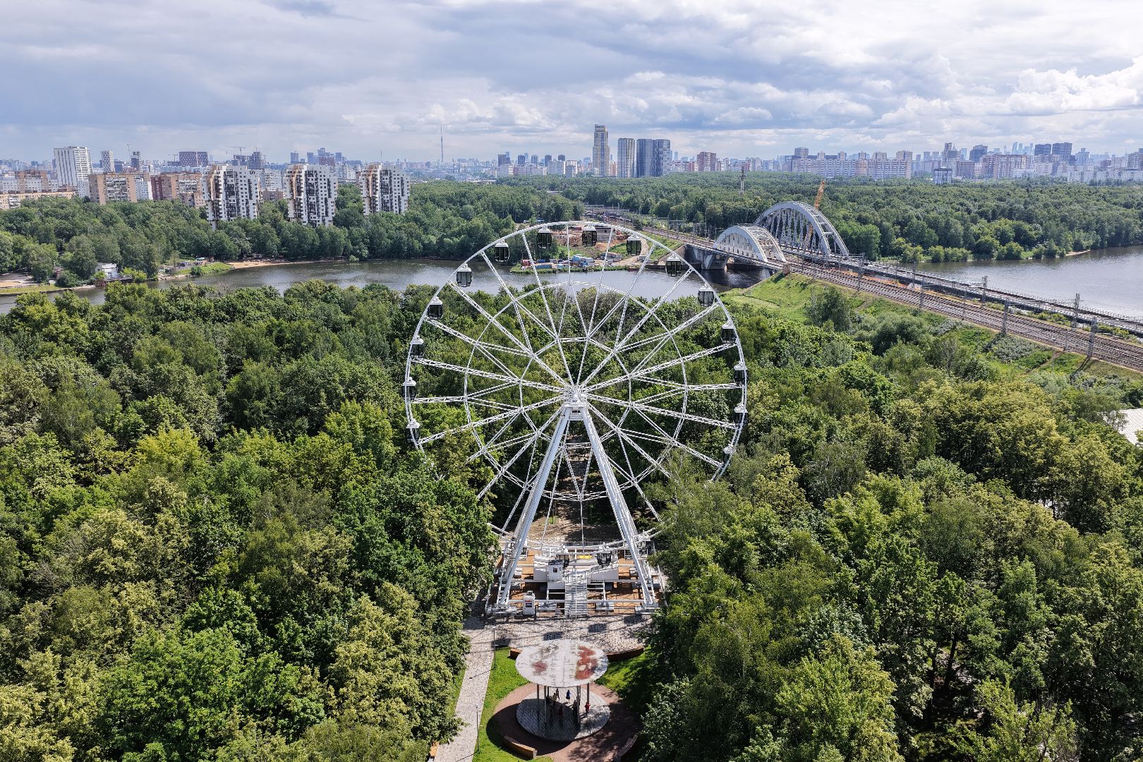 видео с коптера, парк имени льва толстого, парк химки, благоустройство парка химки,