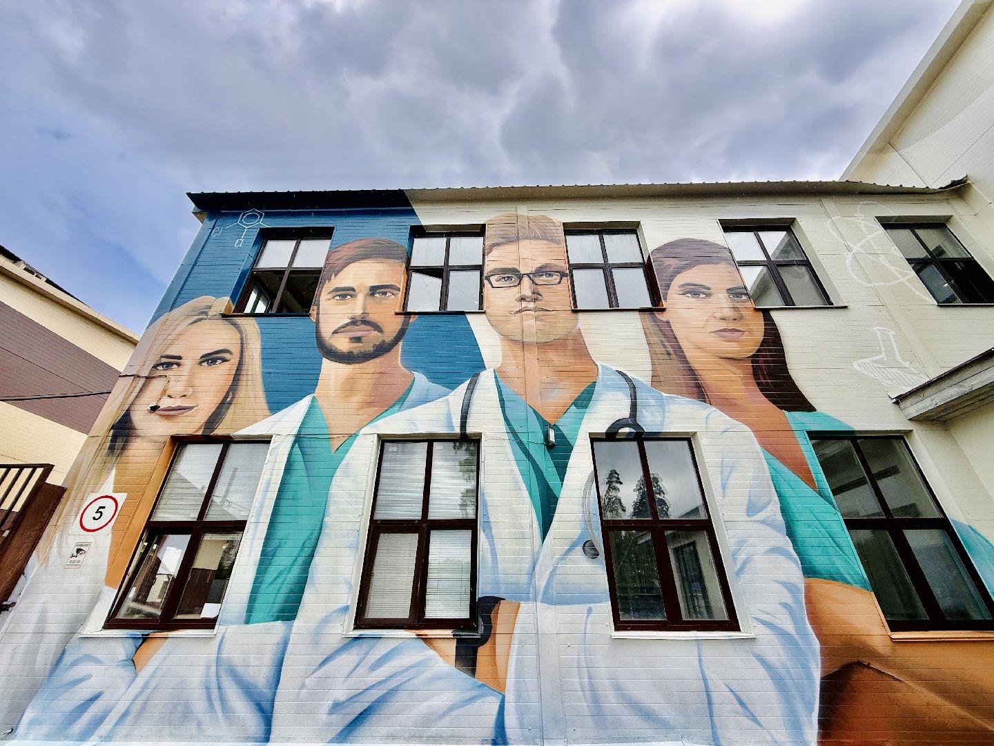 раменское, мурал, врачи,  граффити,