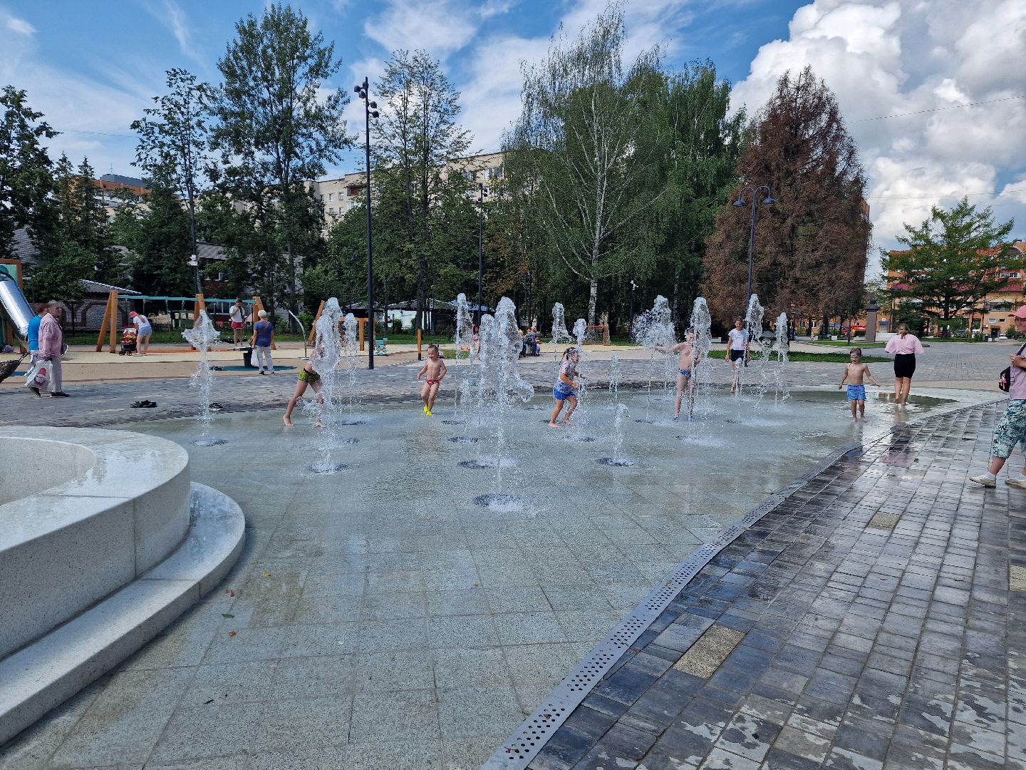 фонтанвсквереЖуравлева, Дубна, НовыйфонтаннаБольшойВолге,