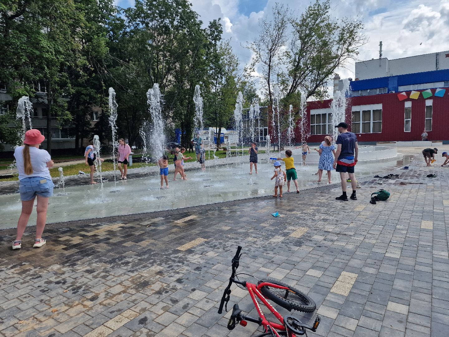 фонтанвсквереЖуравлева, Дубна, НовыйфонтаннаБольшойВолге,