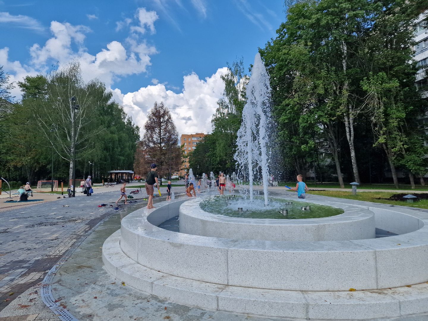 фонтанвсквереЖуравлева, Дубна, НовыйфонтаннаБольшойВолге,