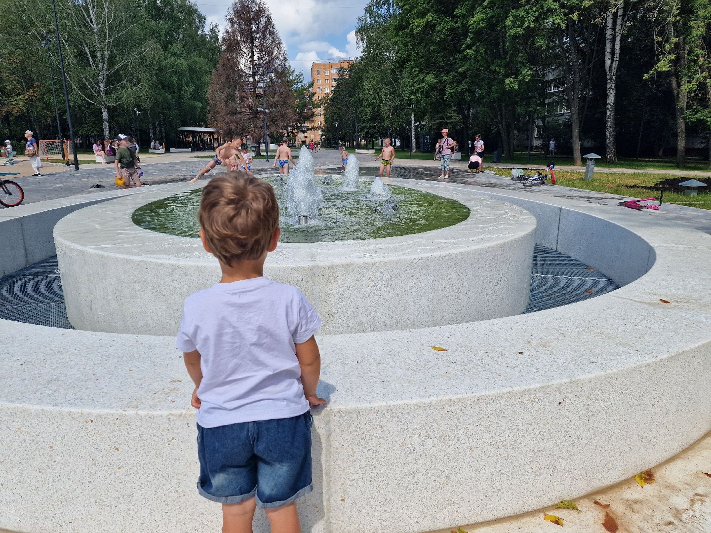фонтанвсквереЖуравлева, Дубна, НовыйфонтаннаБольшойВолге,