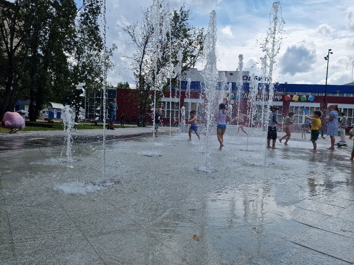 фонтанвсквереЖуравлева, Дубна, НовыйфонтаннаБольшойВолге,