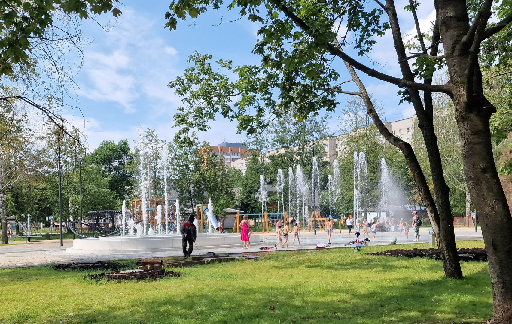 фонтанвсквереЖуравлева, Дубна, НовыйфонтаннаБольшойВолге,