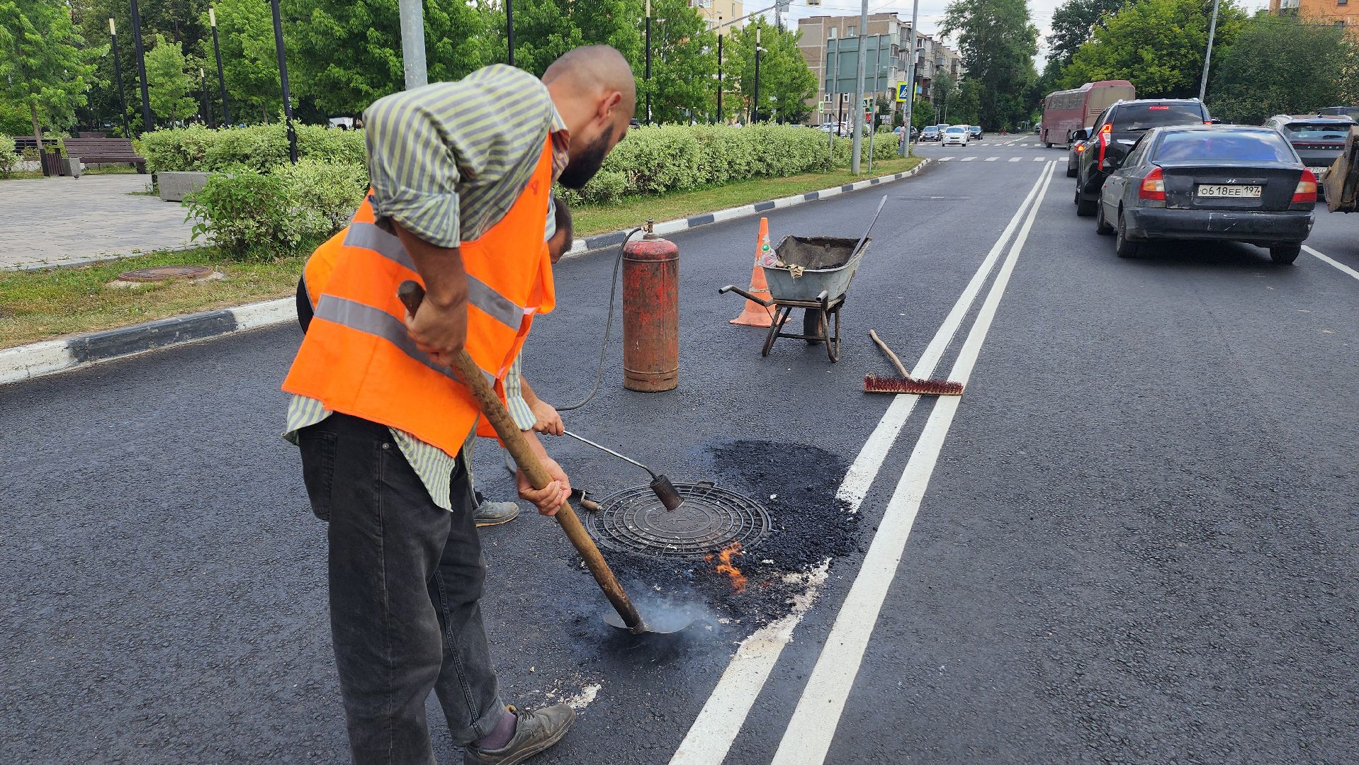 дороги, подмосковье, ремонт, капремонт, дорожная служба, разметка, люк , канализационные колодцы, домодедово,