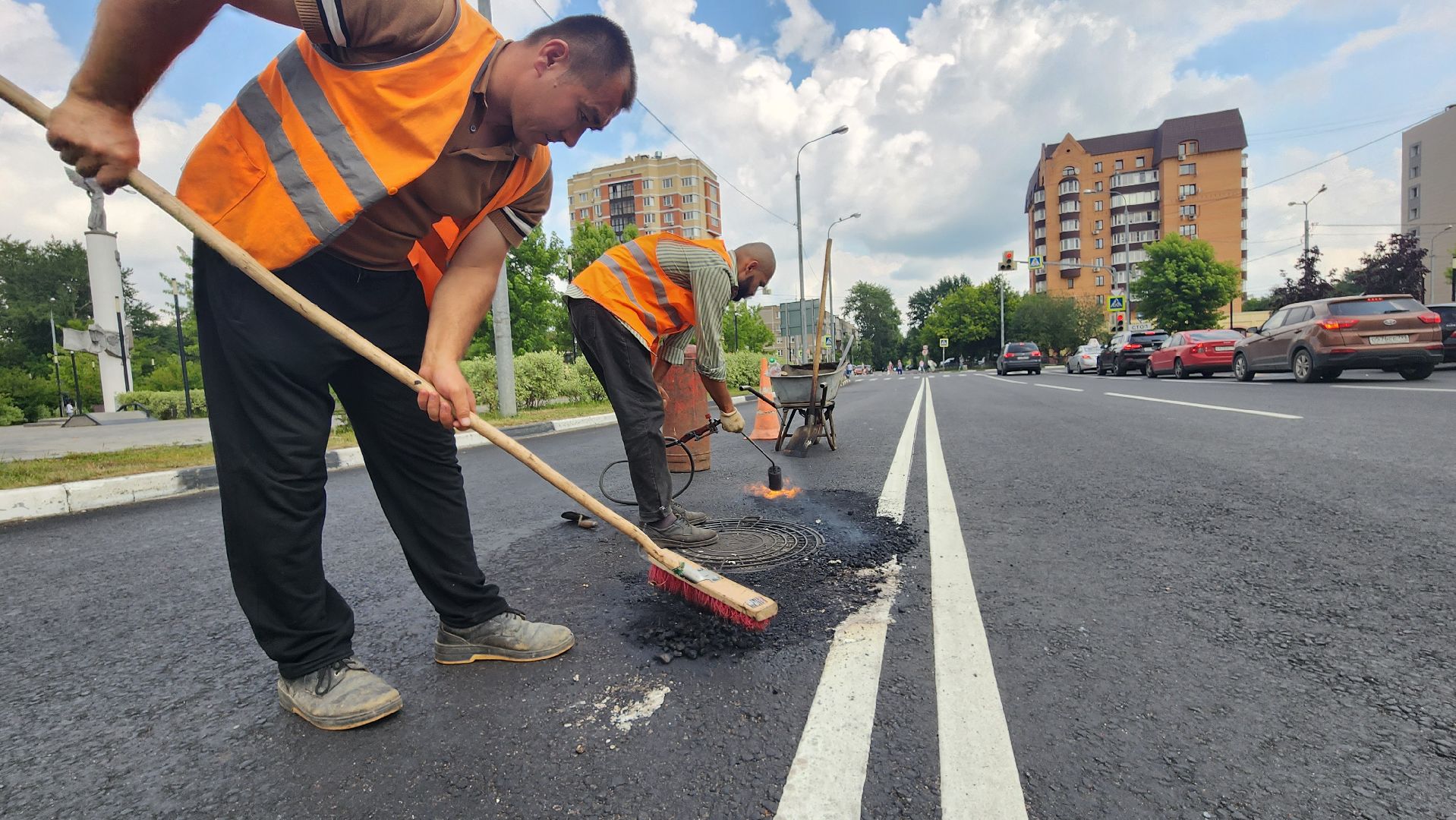 дороги, подмосковье, ремонт, капремонт, дорожная служба, разметка, люк , канализационные колодцы, домодедово,