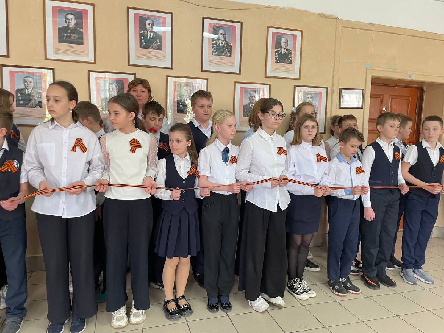 Подмосковье, Ивантеевка, Образование, Единая Россия, парта героя