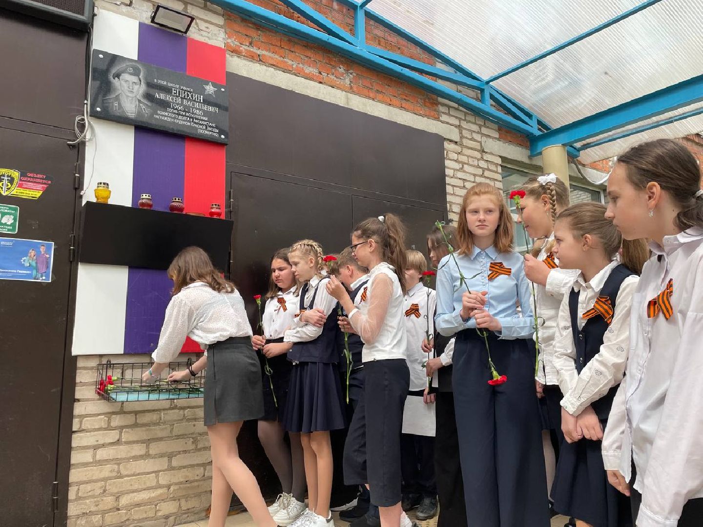 Подмосковье, Ивантеевка, Образование, Единая Россия, парта героя