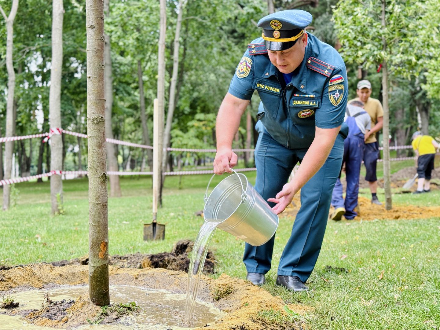 мчс россии, спасатели, высадка деревьев, раменский парк,