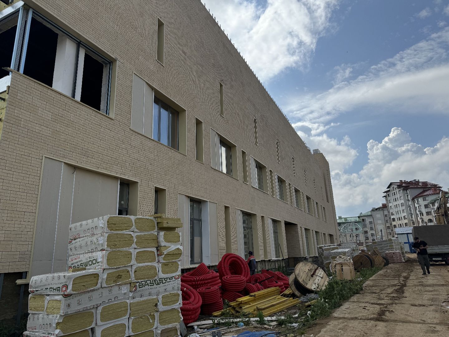 школа на 1350 мест, жк римский, ленинский городской округ, строительство ,