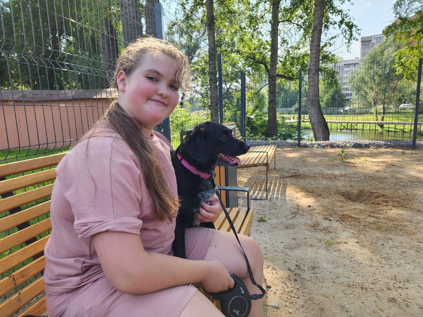 чехов, улица ильича, набережная реки теребенка, площадка для выгула собак, игровые элементы, прогулки и занятия с собаками, огороженная зона, скамейки и урны, благоустройство набережной, госпрограмма московской области, формирование комфортной городской среды,