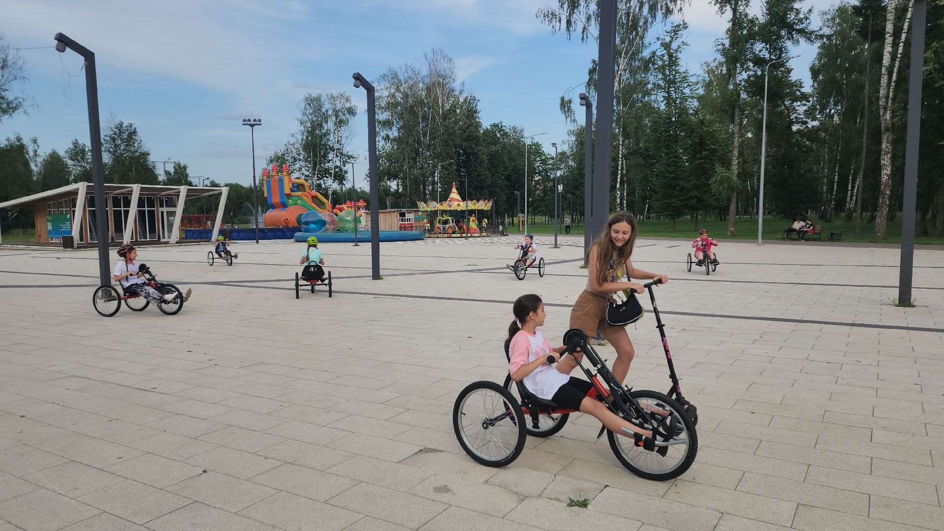 вертикалки, ивантеевка, велосипеды, дети с овз, социальная работа, социальная адаптация,парки, лето в парках,катание в парке,фонд помощи, реабилитация детей,