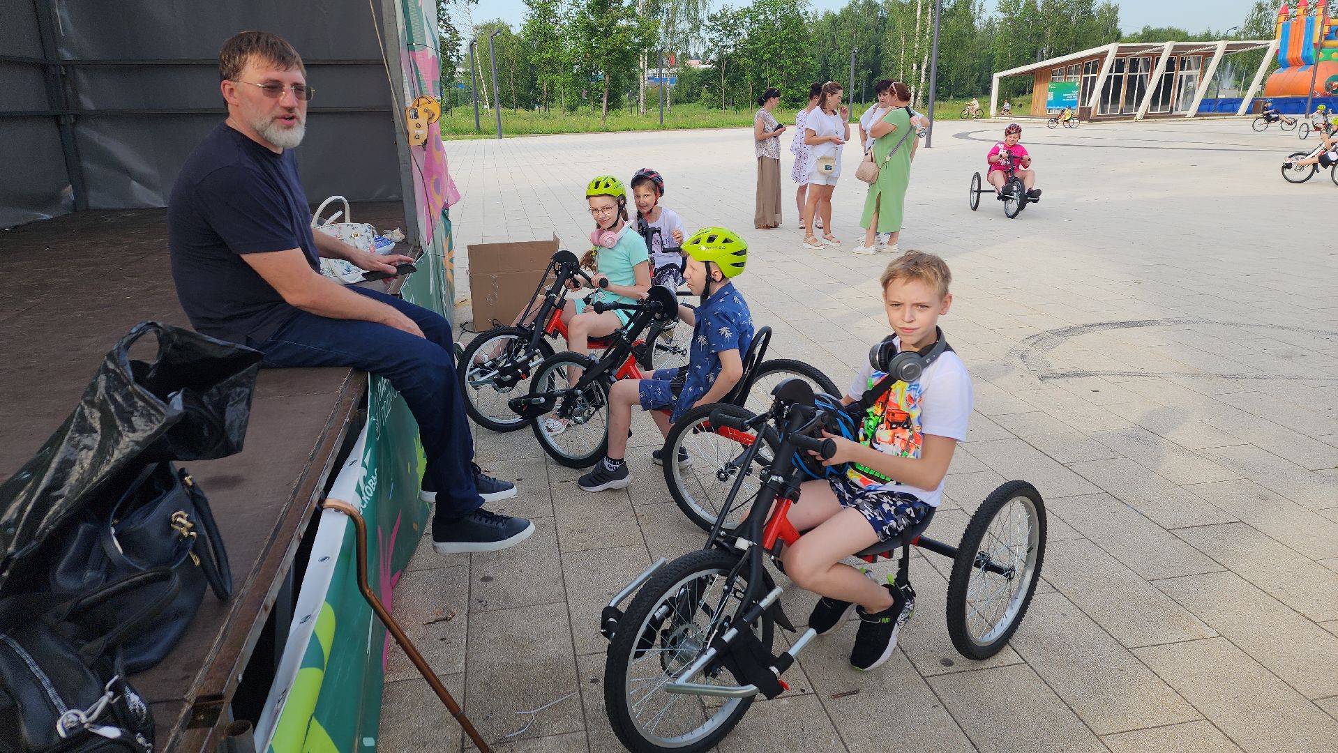 вертикалки, ивантеевка, велосипеды, дети с овз, социальная работа, социальная адаптация,парки, лето в парках,катание в парке,фонд помощи, реабилитация детей,