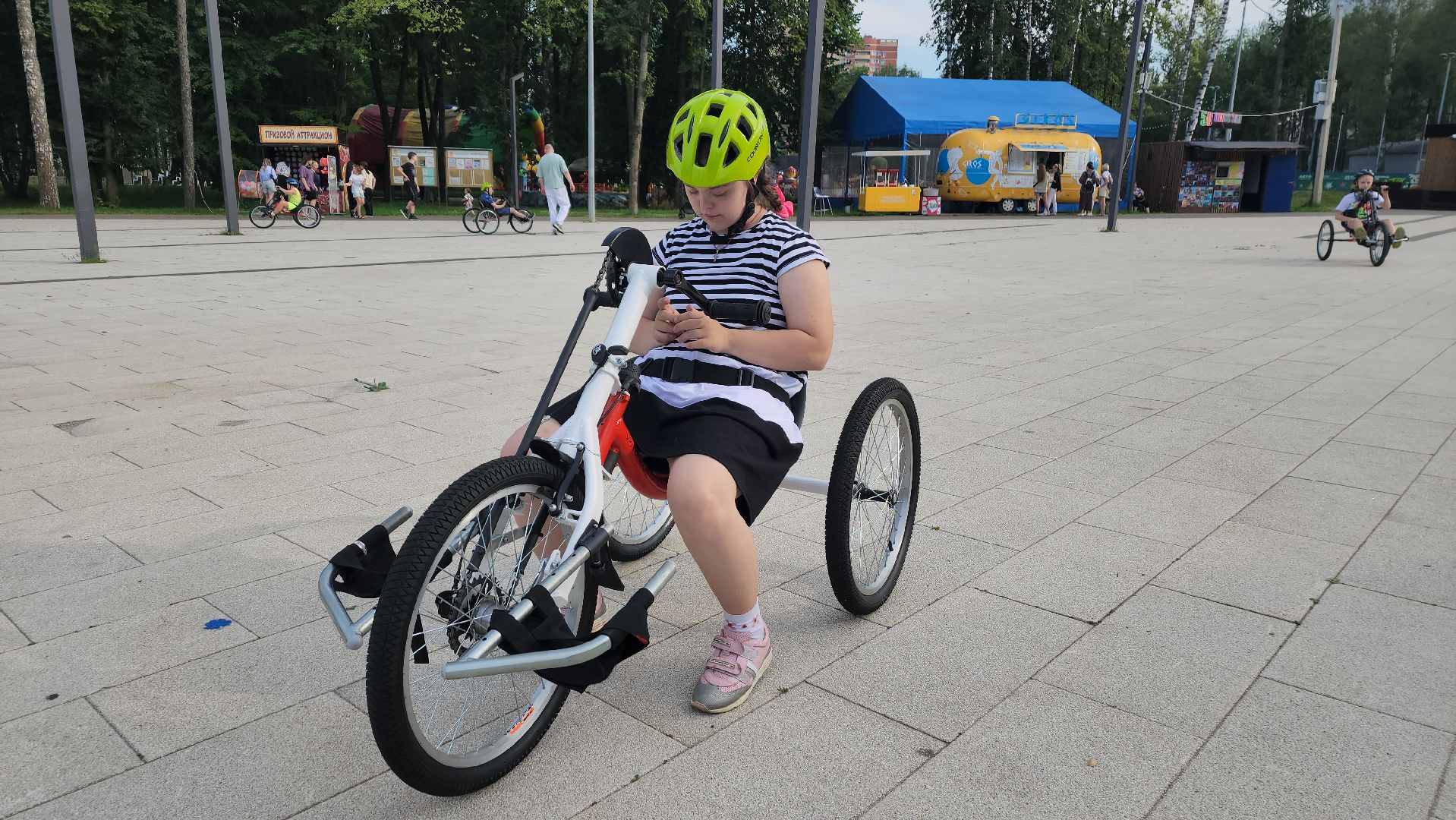 вертикалки, ивантеевка, велосипеды, дети с овз, социальная работа, социальная адаптация,парки, лето в парках,катание в парке,фонд помощи, реабилитация детей,