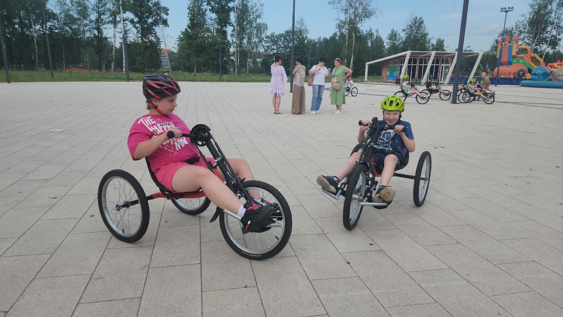 вертикалки, ивантеевка, велосипеды, дети с овз, социальная работа, социальная адаптация,парки, лето в парках,катание в парке,фонд помощи, реабилитация детей,