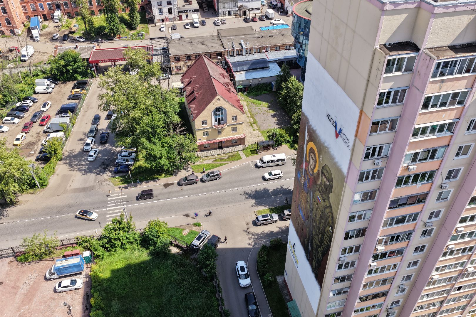 видео с коптера, мурал войны в реутове,