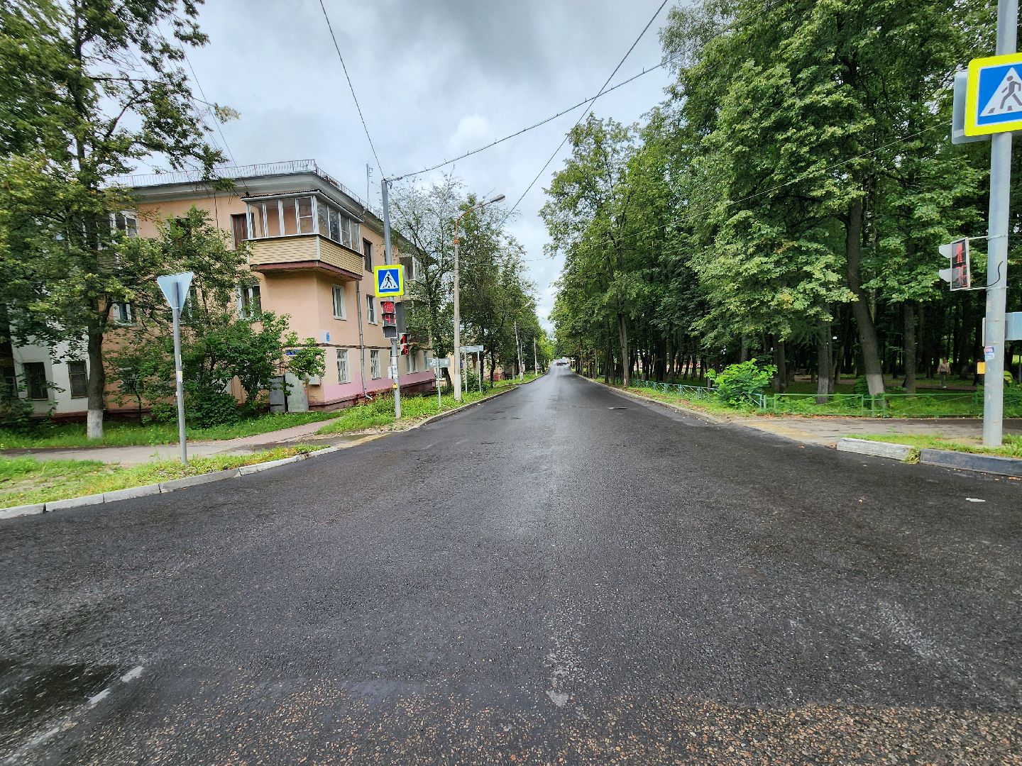 чехов, улица лопасненских ополченцев, дорожный ремонт, капремонт дороги, замена покрытия, новые бордюры, парковочные карманы, обновление проезжей части, тротуары, госпрограмма московской области, развитие дорожного комплекса, планы ремонта на 2025 год,