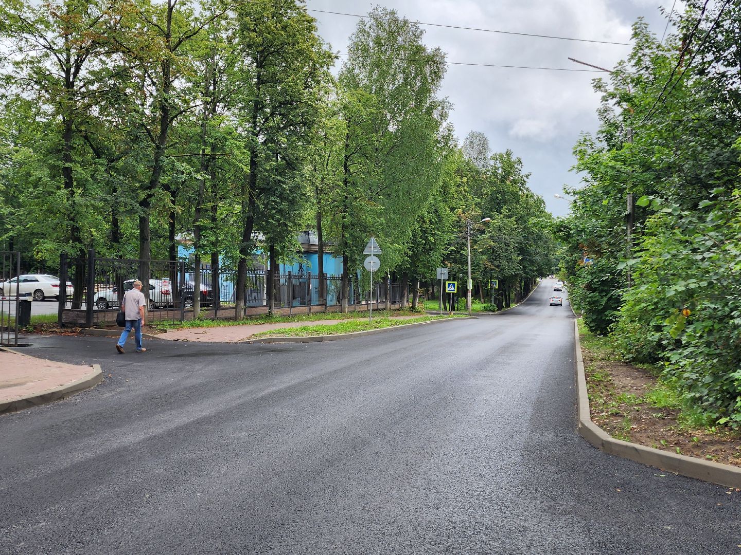 чехов, улица лопасненских ополченцев, дорожный ремонт, капремонт дороги, замена покрытия, новые бордюры, парковочные карманы, обновление проезжей части, тротуары, госпрограмма московской области, развитие дорожного комплекса, планы ремонта на 2025 год,