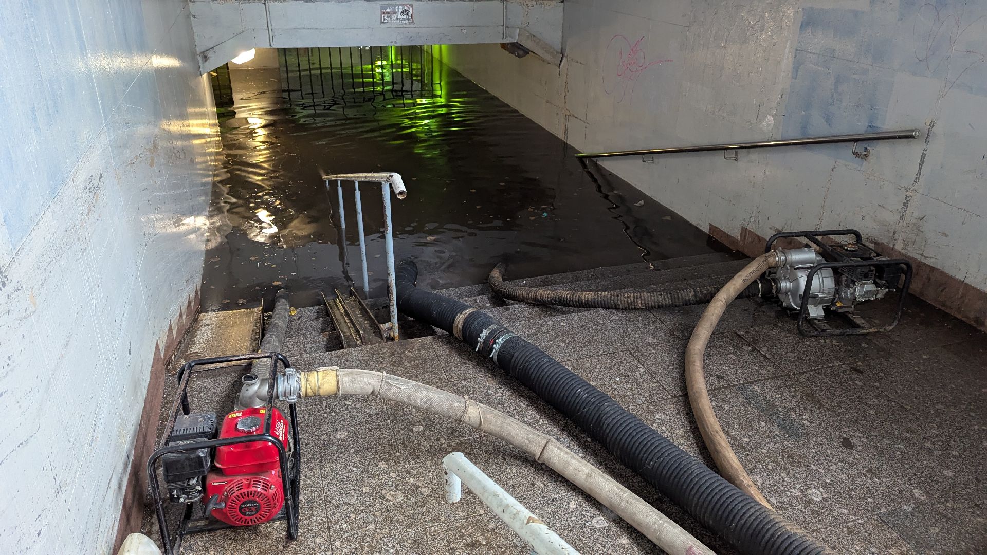 красногорск, мцд павшино, наводнение, чп,подземный пешеходный переход,