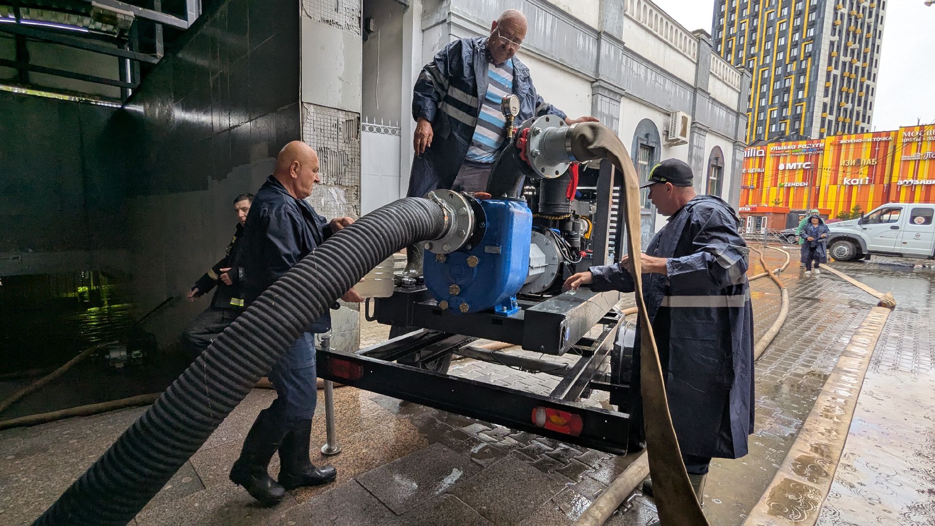 красногорск, мцд павшино, наводнение, чп,подземный пешеходный переход,