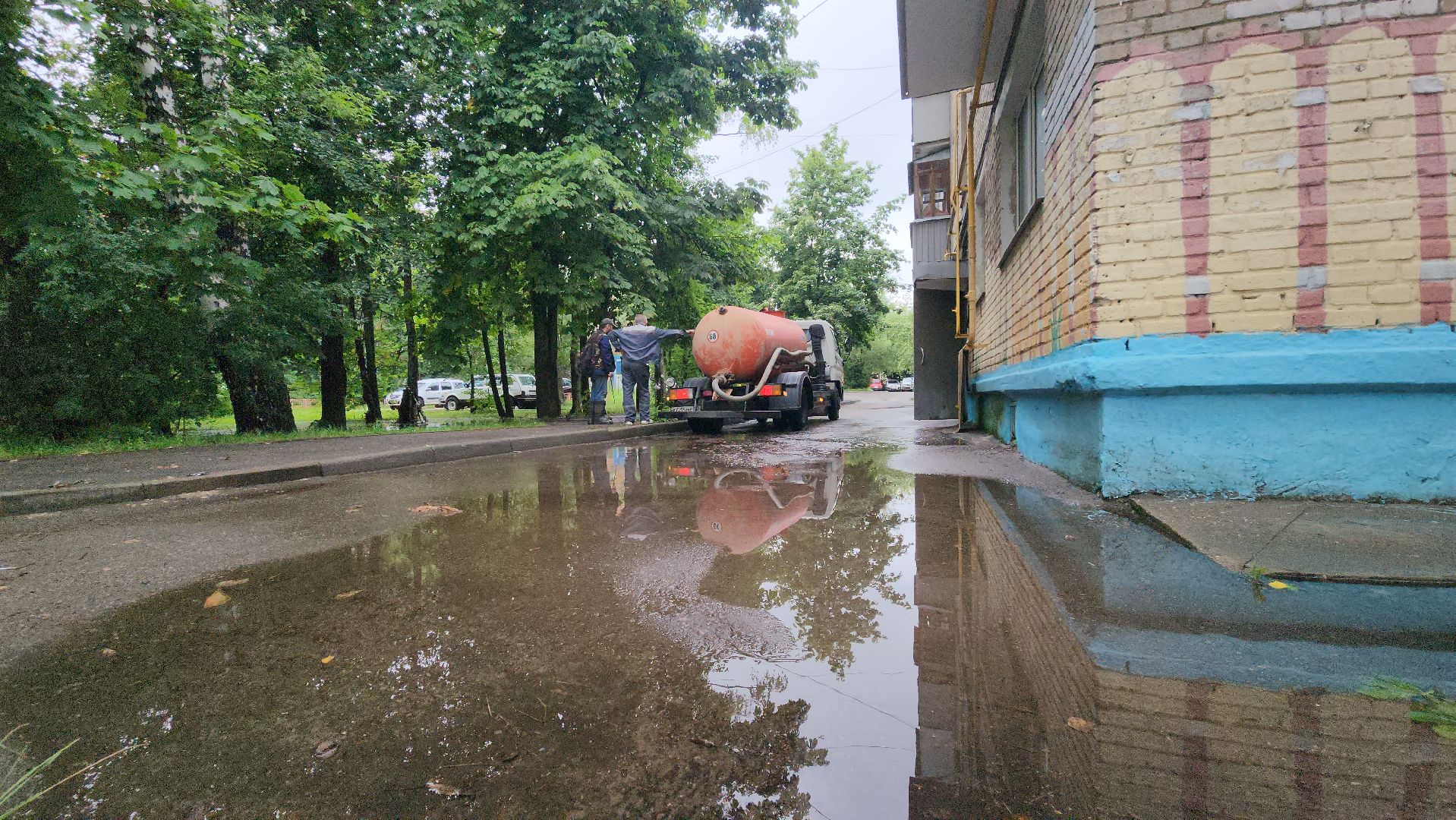 подтопление территории, подтопление домов, Лобня, Откачка воды,