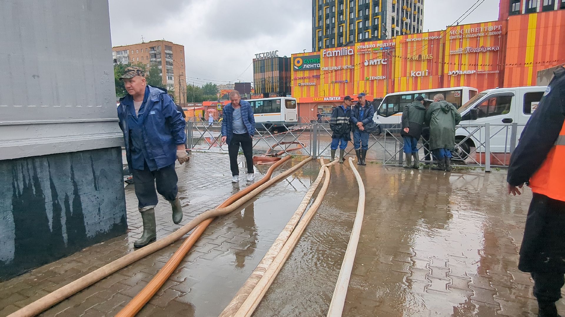 чп, красногорск, павшино, подземный пешеходный переход, мцд павшино, наводнение,
