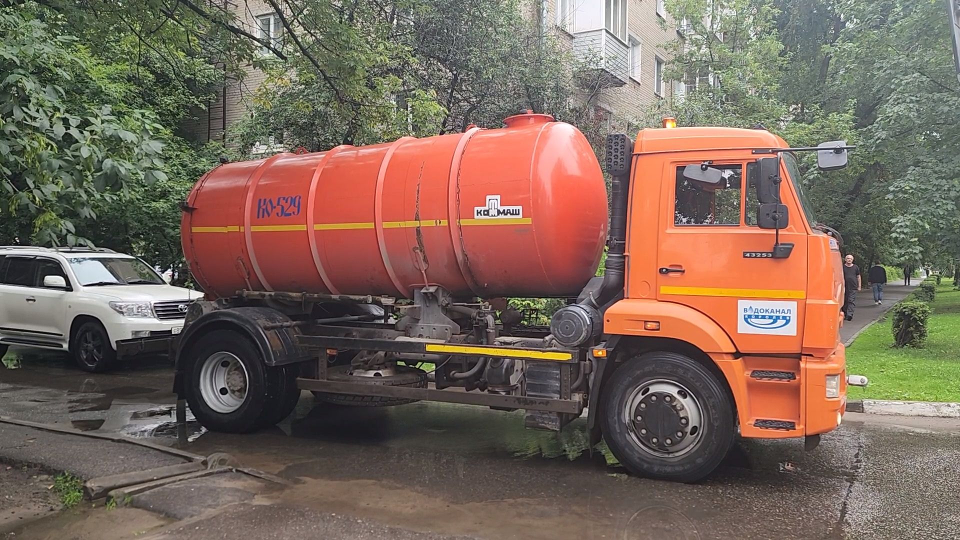 королёв, благоустройство, последствия дождя, откачка воды на улицах округа,