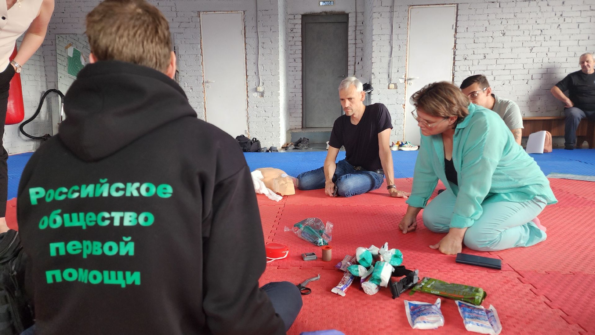 домодедово, подмосковье, общество, медицина, первая помощь, экстренная помощь, экстренные службы, бинт, жгут, самопомощь , скорая помощь, укус змеи, укус клеща, бешенство ,