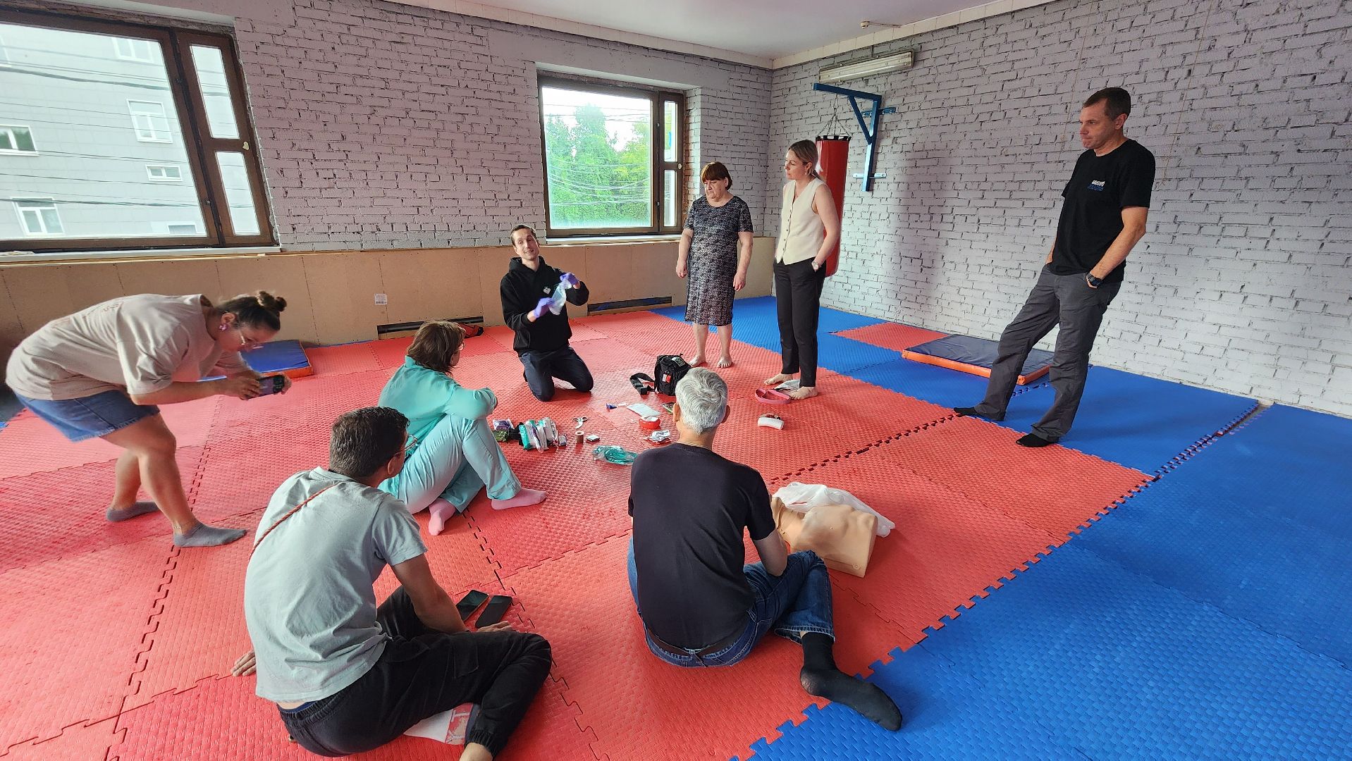 домодедово, подмосковье, общество, медицина, первая помощь, экстренная помощь, экстренные службы, бинт, жгут, самопомощь , скорая помощь, укус змеи, укус клеща, бешенство ,