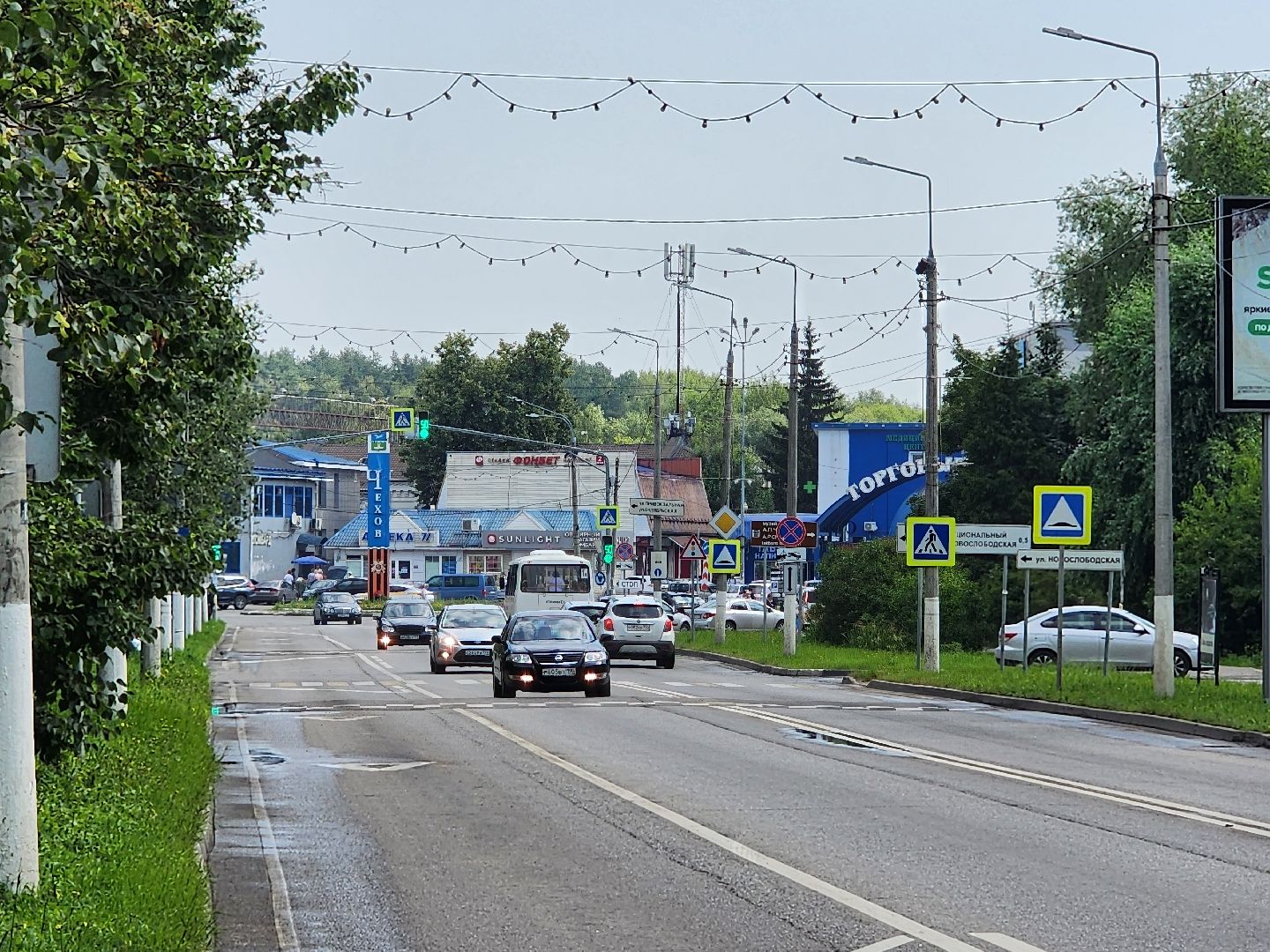 чехов, улица чехова, уборка улицы, очистка проезжей части, увлажнение дороги, мосавтодор, содержание региональных дорог, специальная техника,мбу чеховское благоустройство, уборка дорог местного значения,