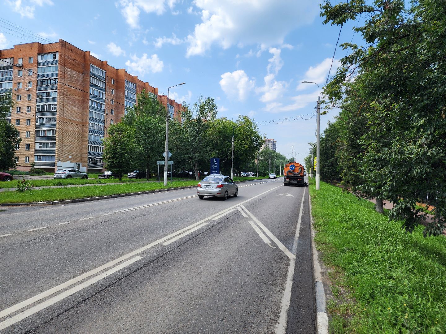 чехов, улица чехова, уборка улицы, очистка проезжей части, увлажнение дороги, мосавтодор, содержание региональных дорог, специальная техника,мбу чеховское благоустройство, уборка дорог местного значения,