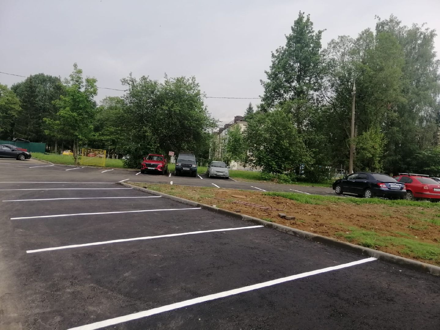 благоустройство, городской округ восход, парковка автомобилей, асфальт, парковочный карман,
