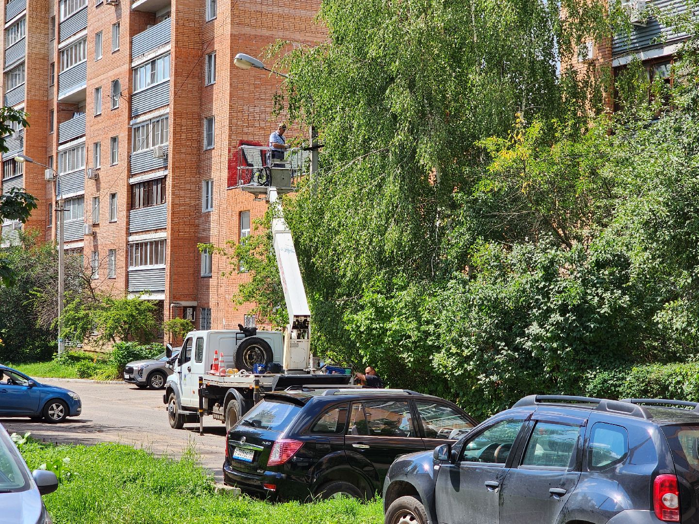 чехов, улица чехова, дворы жилых домов, уличное освещение, наружное освещение, ремонт, замена фонарей, энергосберегающие лампы, ремонт электропроводки, восстановление освещения, заявки жителей, добродел, мбу чеховское благоустройство,
