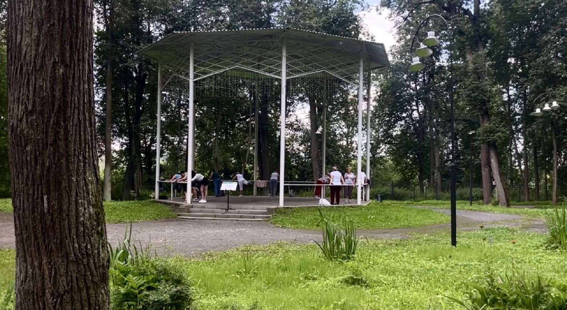 наро-фоминск, зарядка в парке, центральный парк наро-фоминска,тренировки на свежем воздухе,