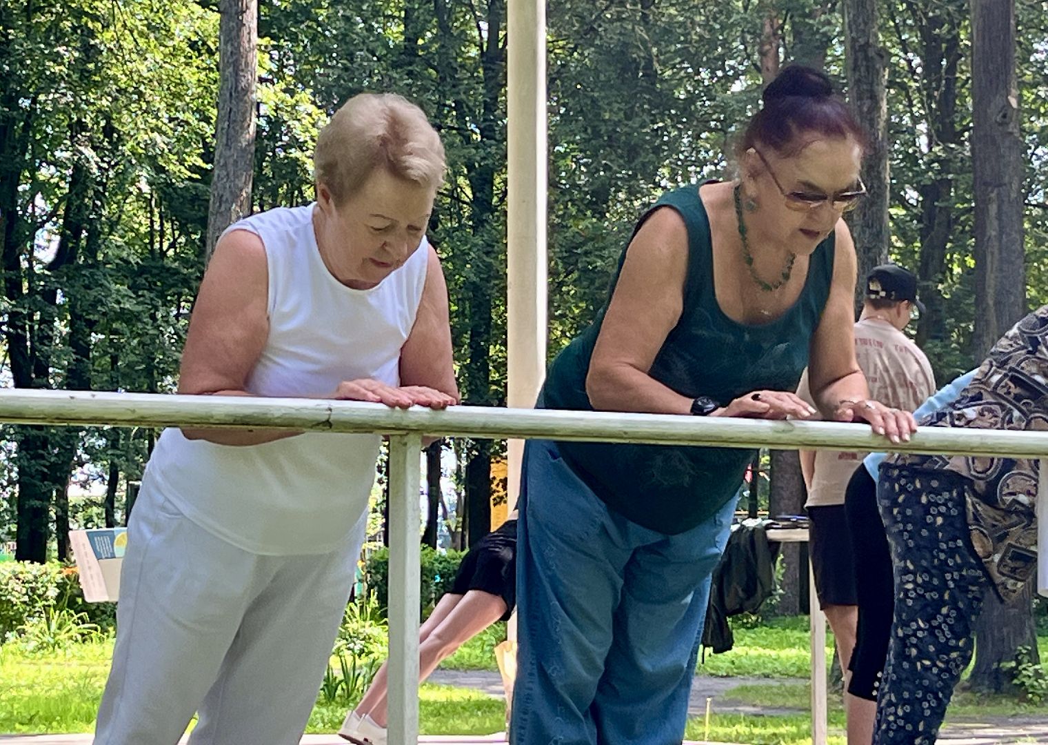 наро-фоминск, зарядка в парке, центральный парк наро-фоминска,тренировки на свежем воздухе,