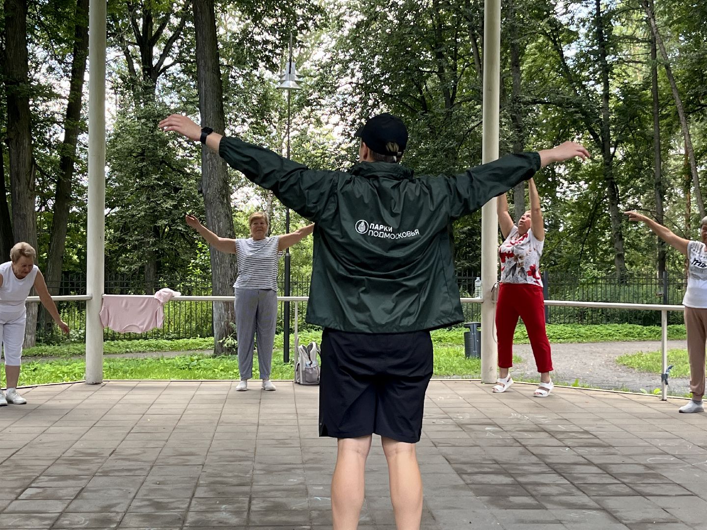 наро-фоминск, зарядка в парке, центральный парк наро-фоминска,тренировки на свежем воздухе,