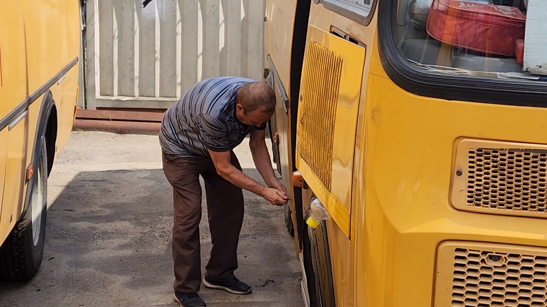 чехов, новые школьные автобусы, перевозка детей, хранение автобусов, техобслуживание, техосмотры, постановка транспорта на учет, компания автотранссервис-16, безопасность,  комфорт, подготовка к новому учебному году, правительство московской области, губернатор подмосковья,село новый быт, поселок любучаны,