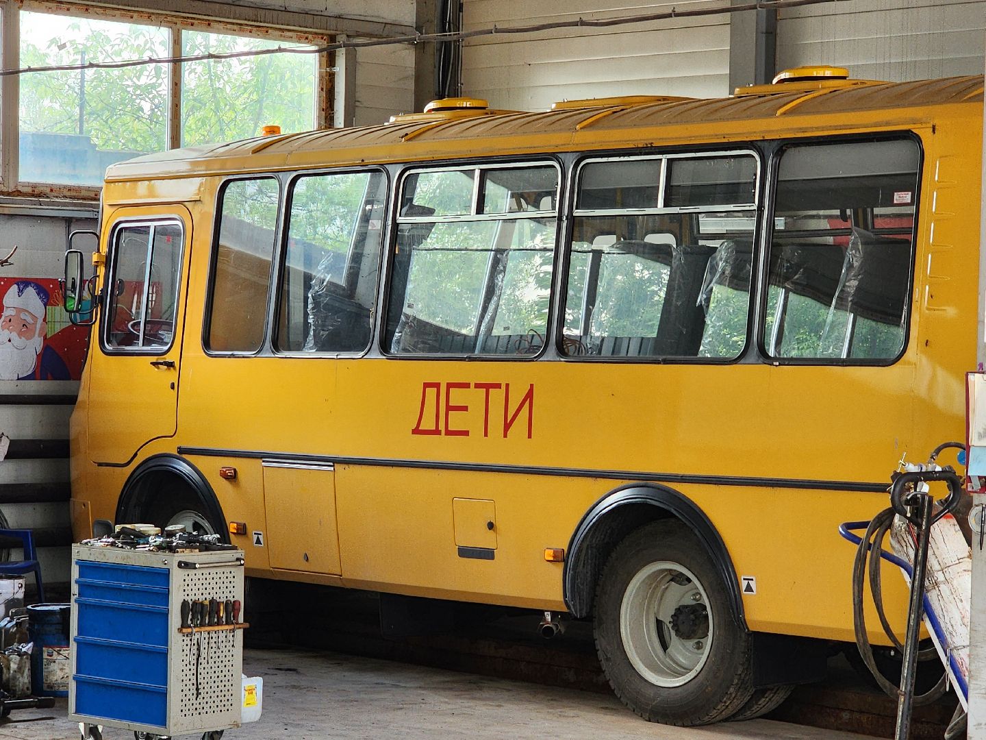 чехов, новые школьные автобусы, перевозка детей, хранение автобусов, техобслуживание, техосмотры, постановка транспорта на учет, компания автотранссервис-16, безопасность,  комфорт, подготовка к новому учебному году, правительство московской области, губернатор подмосковья,село новый быт, поселок любучаны,