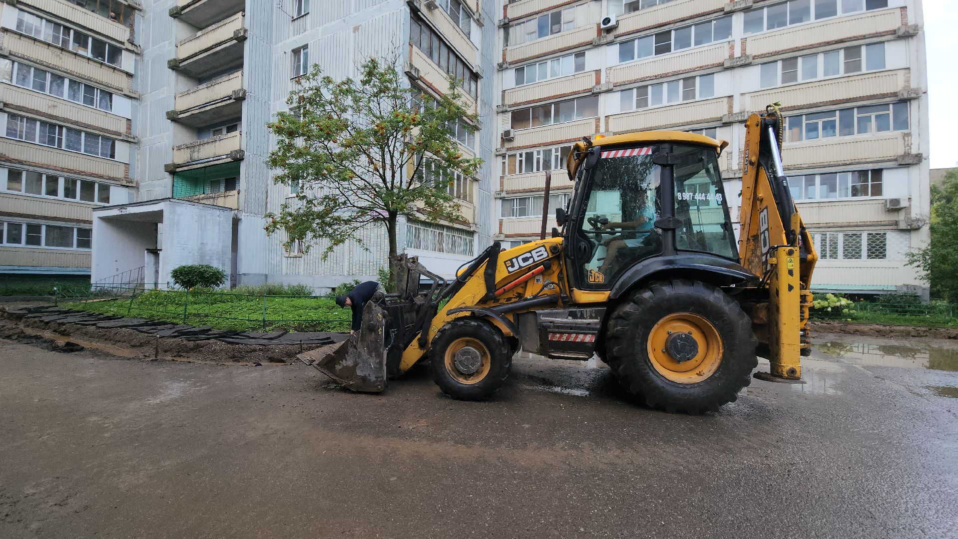 комплексное благоустройство двора, Лобня, Снятие асфальта ,  установка бордюров,