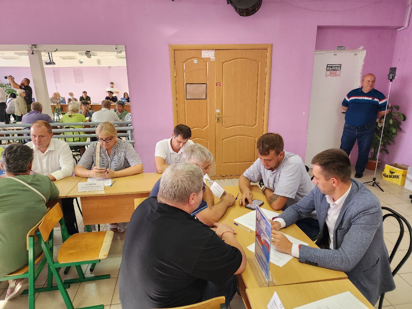 чехов, село новый быт, выездная администрация, встреча с жителями, обращения граждан, улица нати 4, ремонт фасада, ремонт фронтонов, капремонт кровли, текущий ремонт, депутат анатолий чугаев,