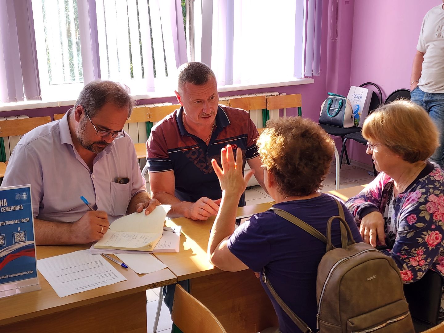 чехов, село новый быт, выездная администрация, встреча с жителями, обращения граждан, улица нати 4, ремонт фасада, ремонт фронтонов, капремонт кровли, текущий ремонт, депутат анатолий чугаев,