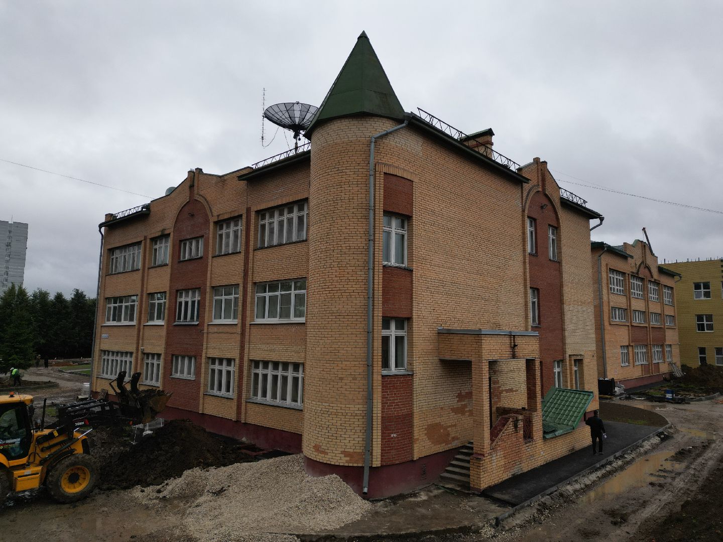 видео с коптера, школа 29 имени забродина, пристройка к школе 29,