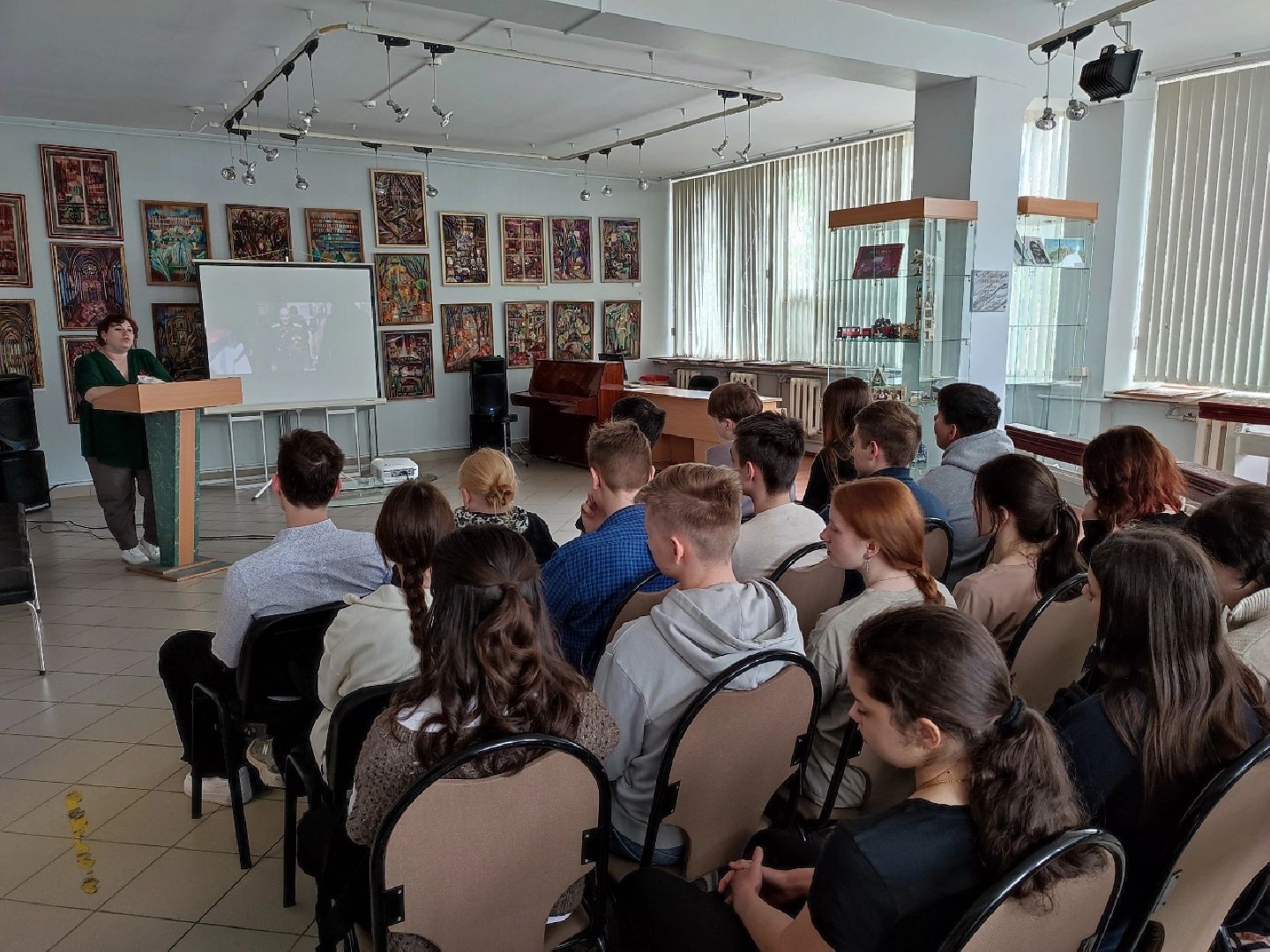 Звенигород, городская библиотека №1, День Победы, Звенигородская городская библиотека, финансово-экономический колледж