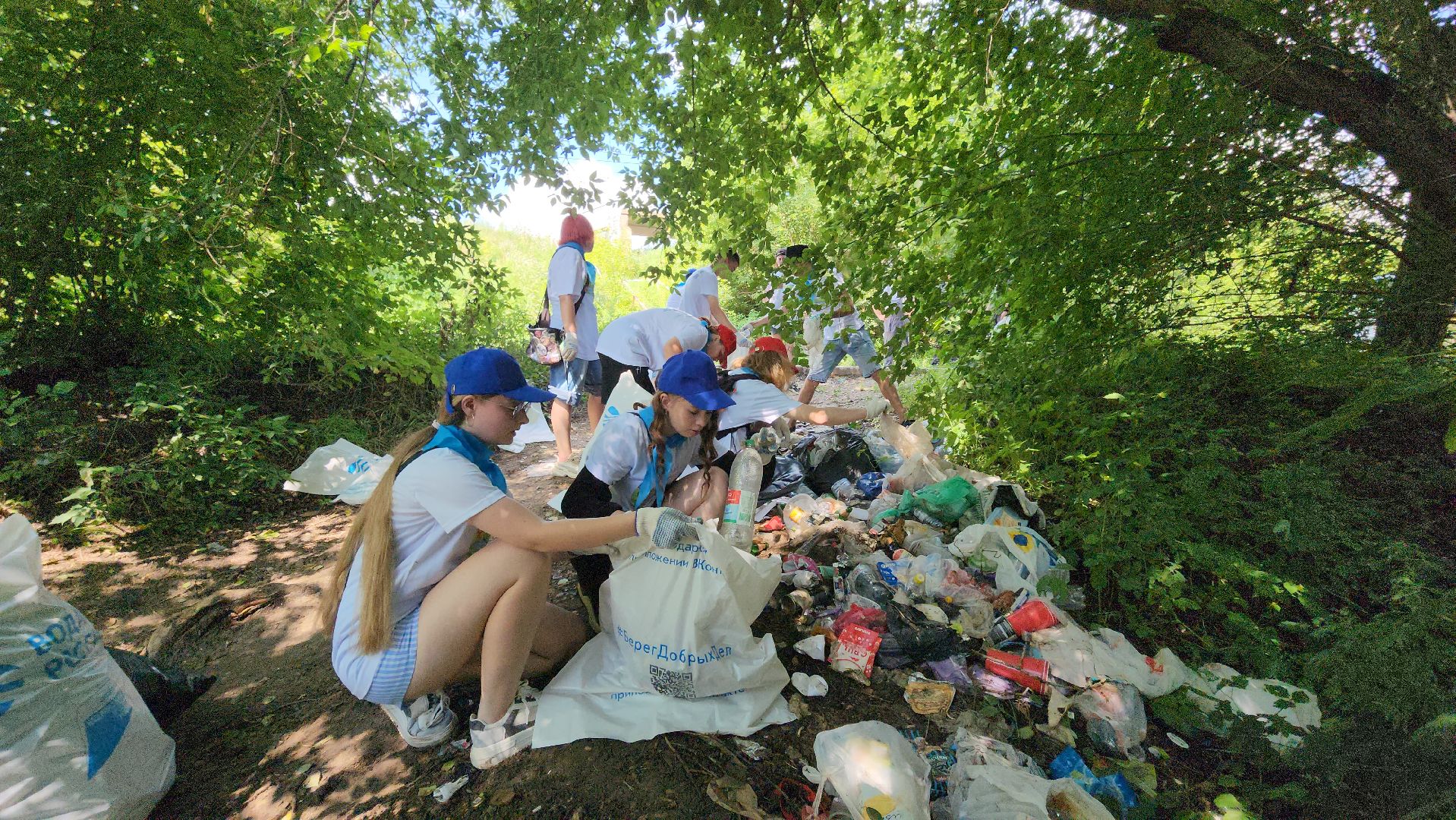 серпухов, подмосковье, центр по профориентации и трудоустройству молодеж, подростки на уборке, павленское озеро, экология,