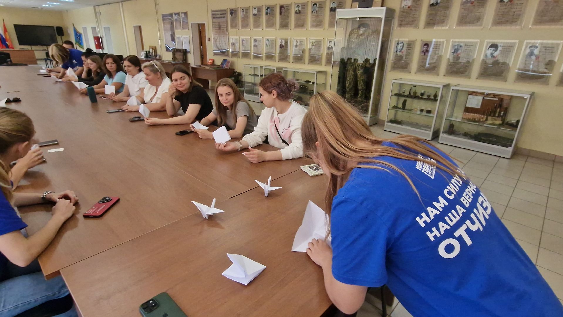 серпухов, площадь славы, бумажные журавли, серпуховские молодогвардейцы,