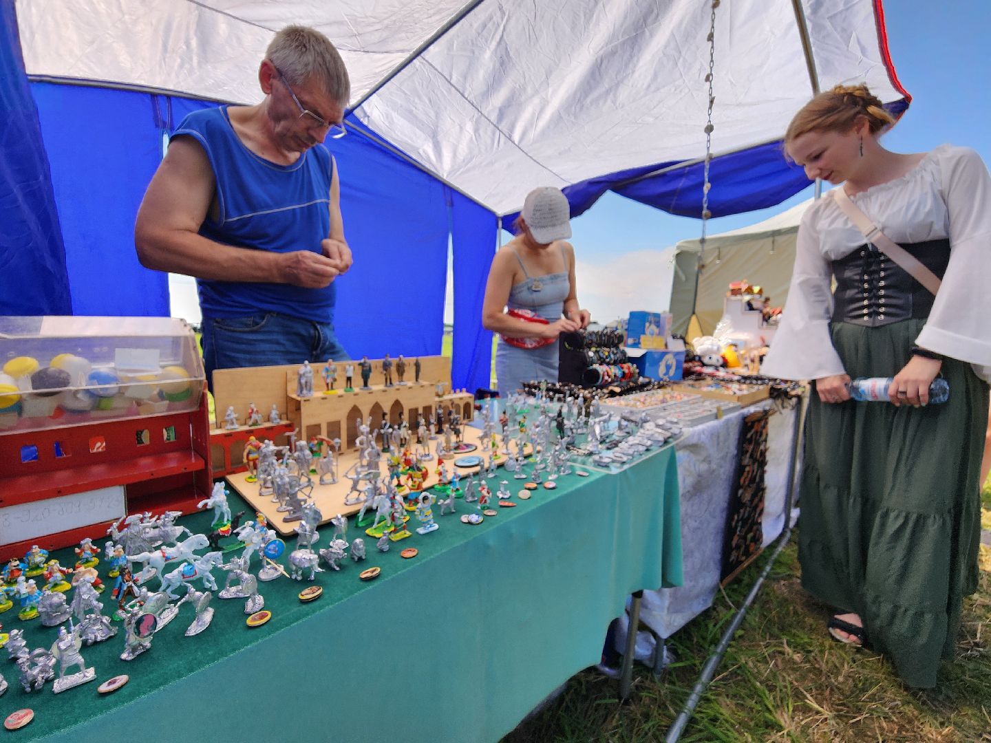 чехов, село молоди, фестиваль гуляй город, мастер классы, искусства и ремесла, исторический тир, народная кухня,народные игры, народные забавы, концерт, песни и танцы, фольклорные коллективы, аттракционы, надувные горки, карусели, батуты, торговые ряды, ярмарка, реконструкция молодинской битвы,квесты конкурсы викторины,